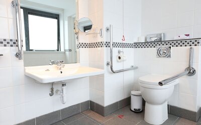 Crowne Plaza Manchester Airport by IHG