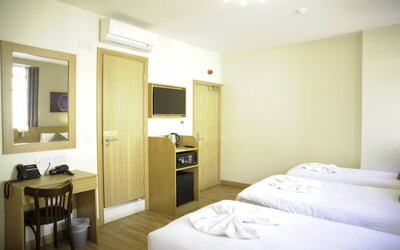 Kings Cross Inn Hotel