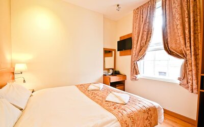 Kings Cross Inn Hotel