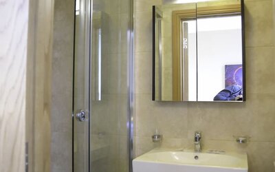 Kings Cross Inn Hotel
