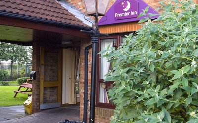 Premier Inn Manchester - Denton