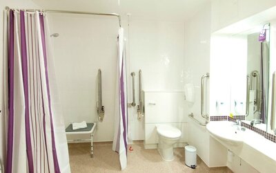 Premier Inn Manchester Airport - M56/J6 Runger Lane North