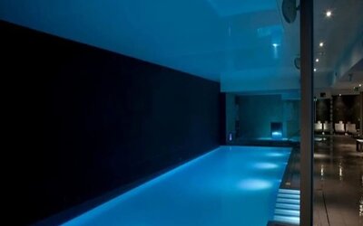 Refreshing indoor pool at DoubleTree By Hilton Hotel & Spa Chester.