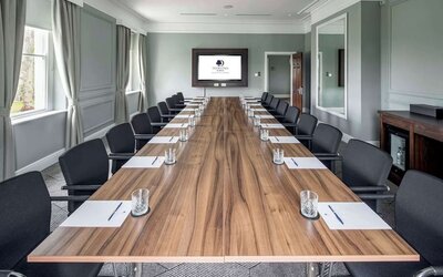 Professional meeting room at DoubleTree By Hilton Hotel & Spa Chester.