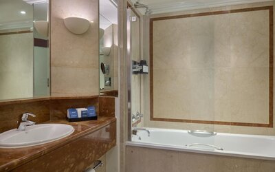 Radisson Blu Hotel, London Leicester Square