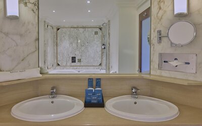 Radisson Blu Hotel, London Leicester Square