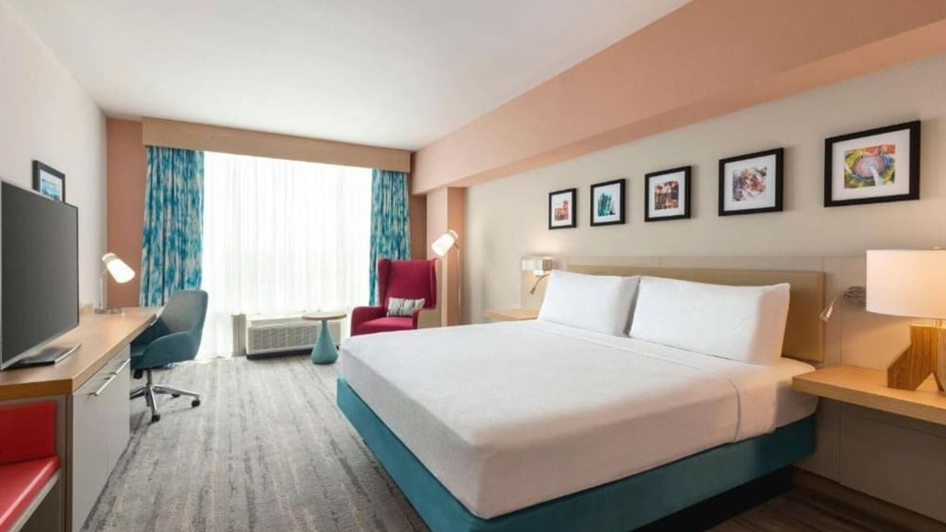 Day use room with natural light at Hilton Garden Inn Nashville West End Avenue.