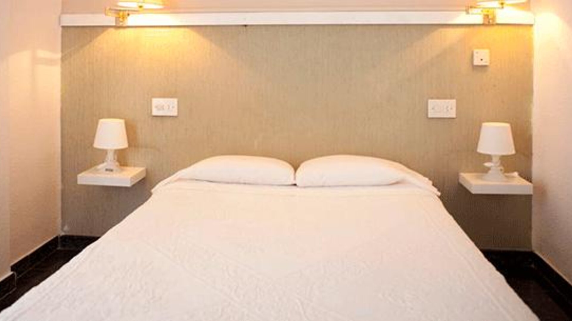 Hotel Malvarrosa Beach Rooms