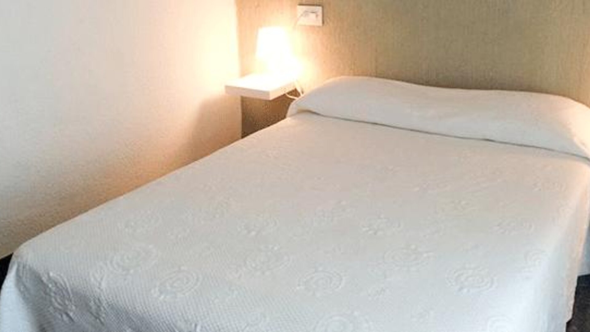 Hotel Malvarrosa Beach Rooms