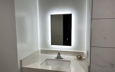 Private bathroom at ERTH INN By AGA Bell Gardens.