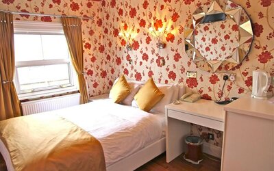 Crompton Guest House