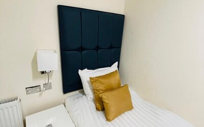 Crompton Guest House