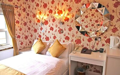 Crompton Guest House