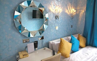 Crompton Guest House