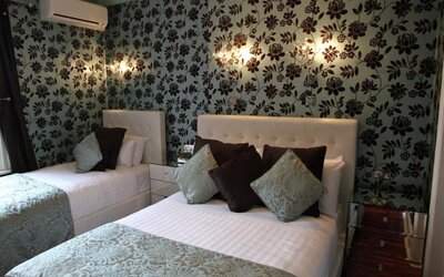 Crompton Guest House