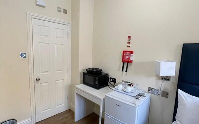 Crompton Guest House