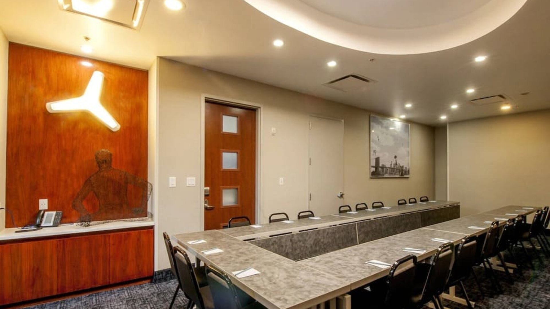 Professional meeting room at Fairfield Inn & Suites New York Brooklyn.