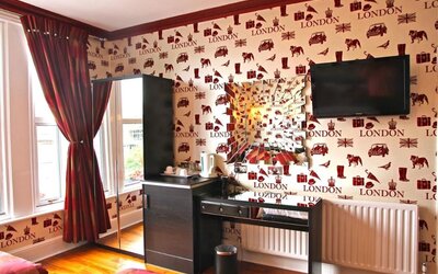 Crompton Guest House