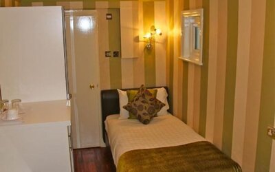Crompton Guest House