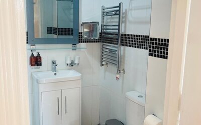Crompton Guest House