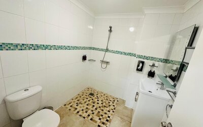 Crompton Guest House