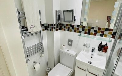 Crompton Guest House