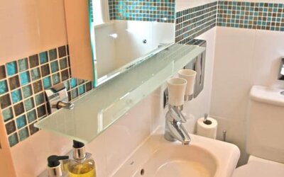 Crompton Guest House