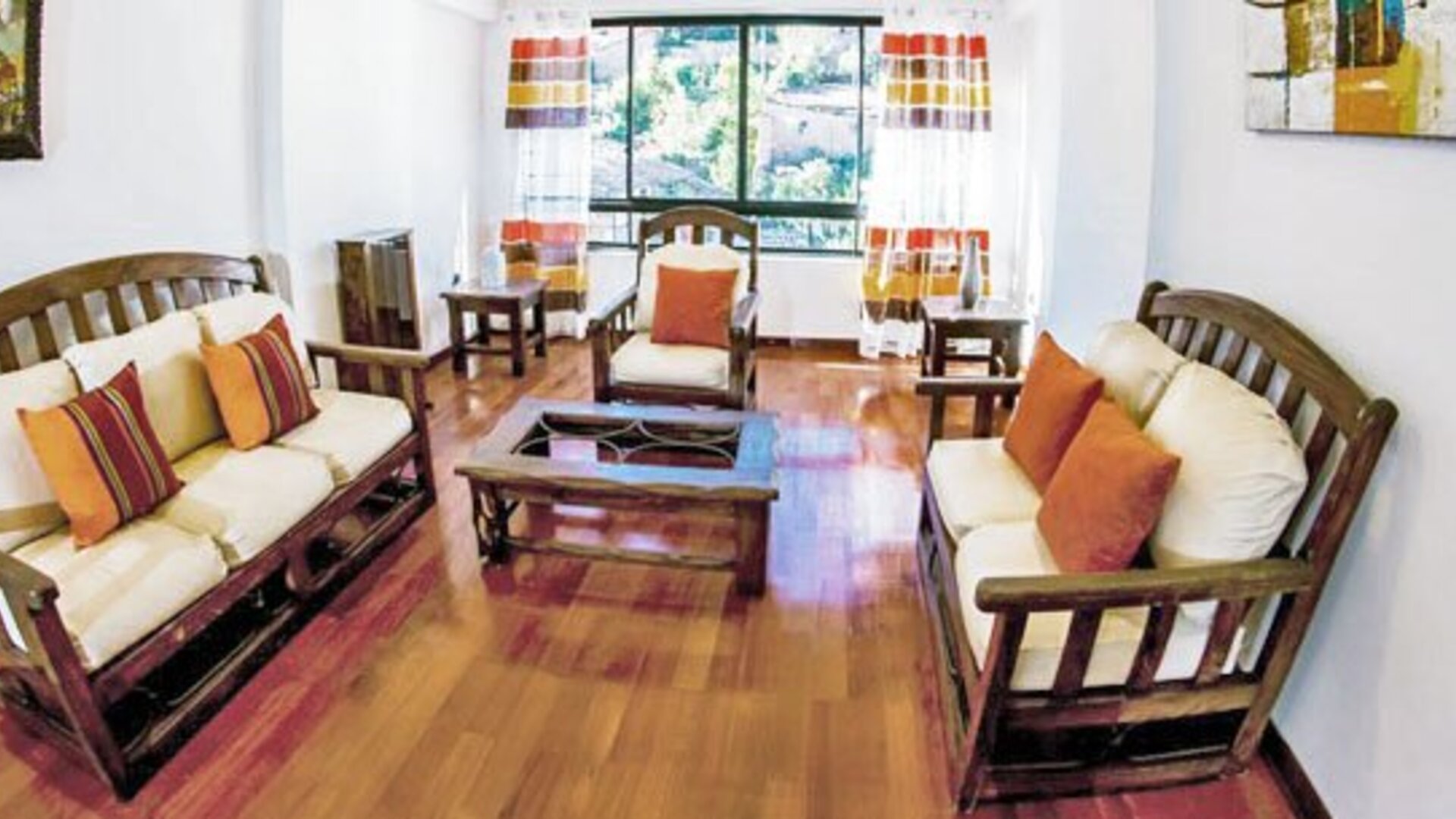 Hotel & Apartments Davesa House