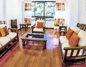 Hotel & Apartments Davesa House