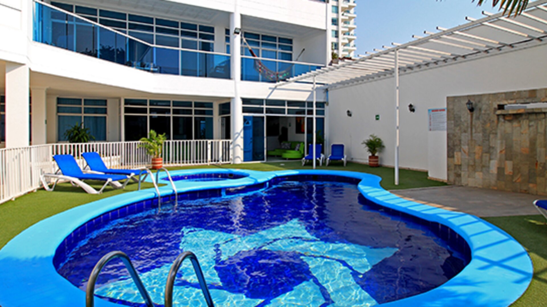 Hotel Abi Inn By GEH Suites