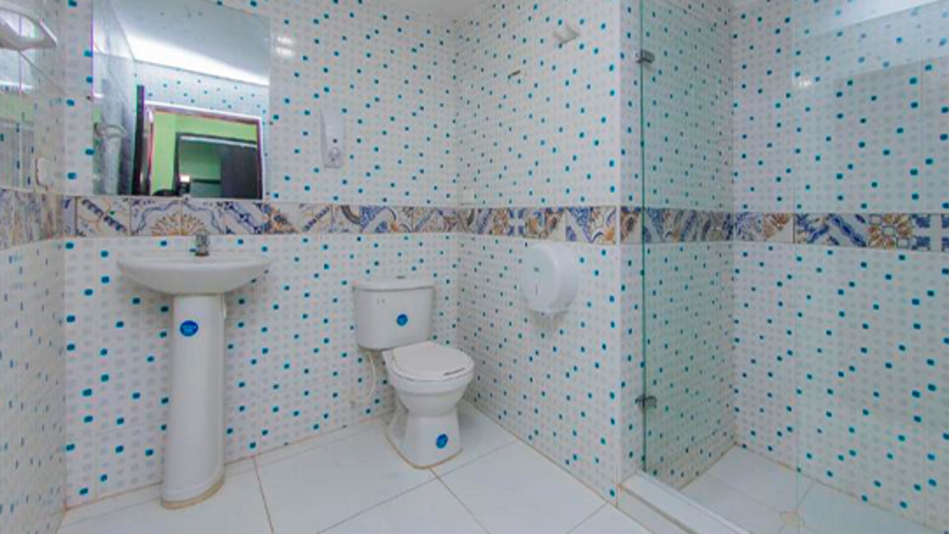 Hotel Avexi Suites By GEH Suites