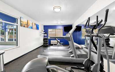 Fitness center at Comfort Inn & Suites Nashville.