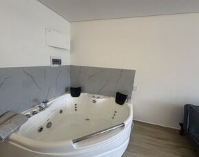 Apartaestudio Con Jacuzzi Privado Y Vistas A Las Montañas