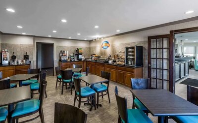 Dining room at Baymont By Wyndham Pella.
