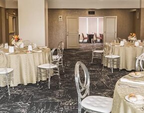 Delfines Hotel & Convention Center