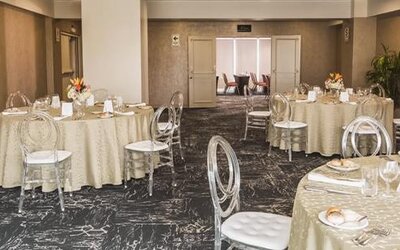 Delfines Hotel & Convention Center