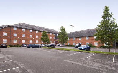 Premier Inn Leeds East