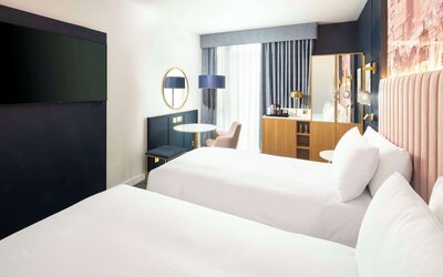 Suite, 1 King Bed, City View