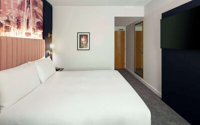 Deluxe Room, 1 King Bed