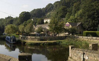Premier Inn Halifax South
