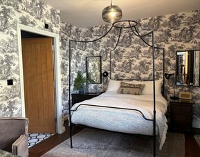 Manor House Lindley
