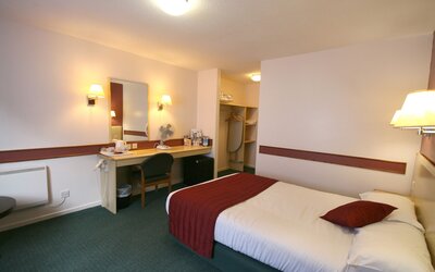 Days Inn by Wyndham Bradford M62