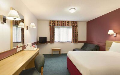 Days Inn by Wyndham Bradford M62