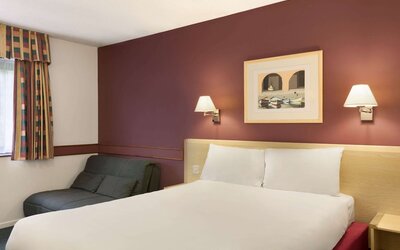 Days Inn by Wyndham Bradford M62