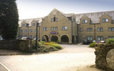 Premier Inn Huddersfield North