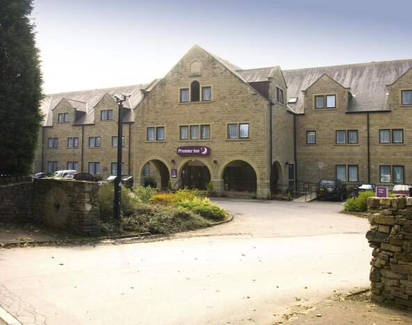 Premier Inn Huddersfield North