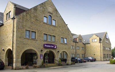 Premier Inn Huddersfield North