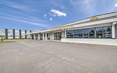 Palms Hotel & Retreat By Palette London Romford