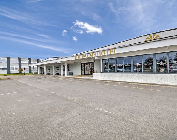 Palms Hotel & Retreat By Palette London Romford