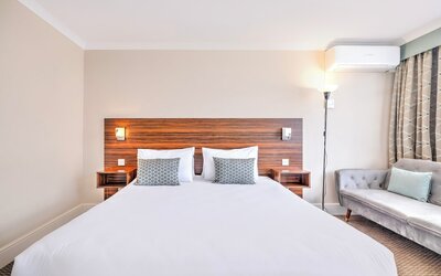 Palms Hotel & Retreat By Palette London Romford